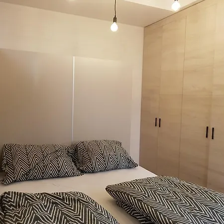Opera 1 Apartment *